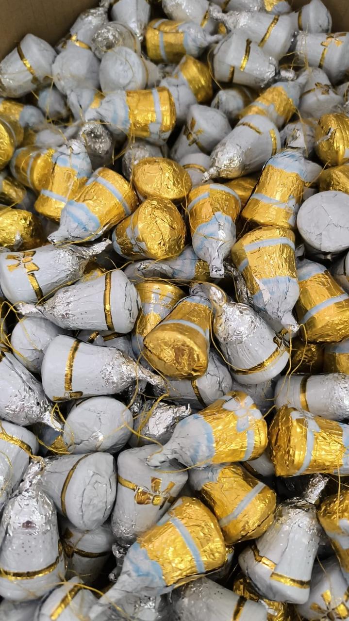 Шоколадные новогодние игрушки на Ёлку КОЛОКОЛЬЧИКИ (золотые и белые с бантиком) 1кг