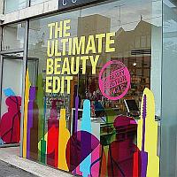 Витринная графика и наклейки