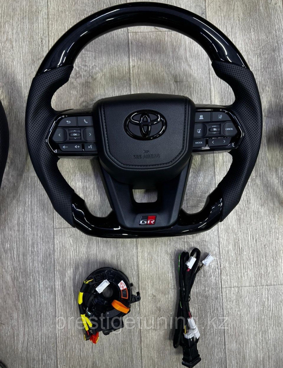Руль в сборе на Prado 150 2010-23 дизайн GR STYLE черный цвет (с подогревом)