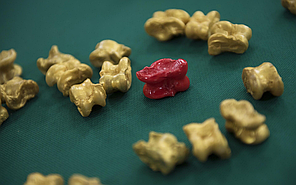 Асык ату (бес тас)