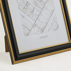 Черная фоторамка А4 с золотистым узором