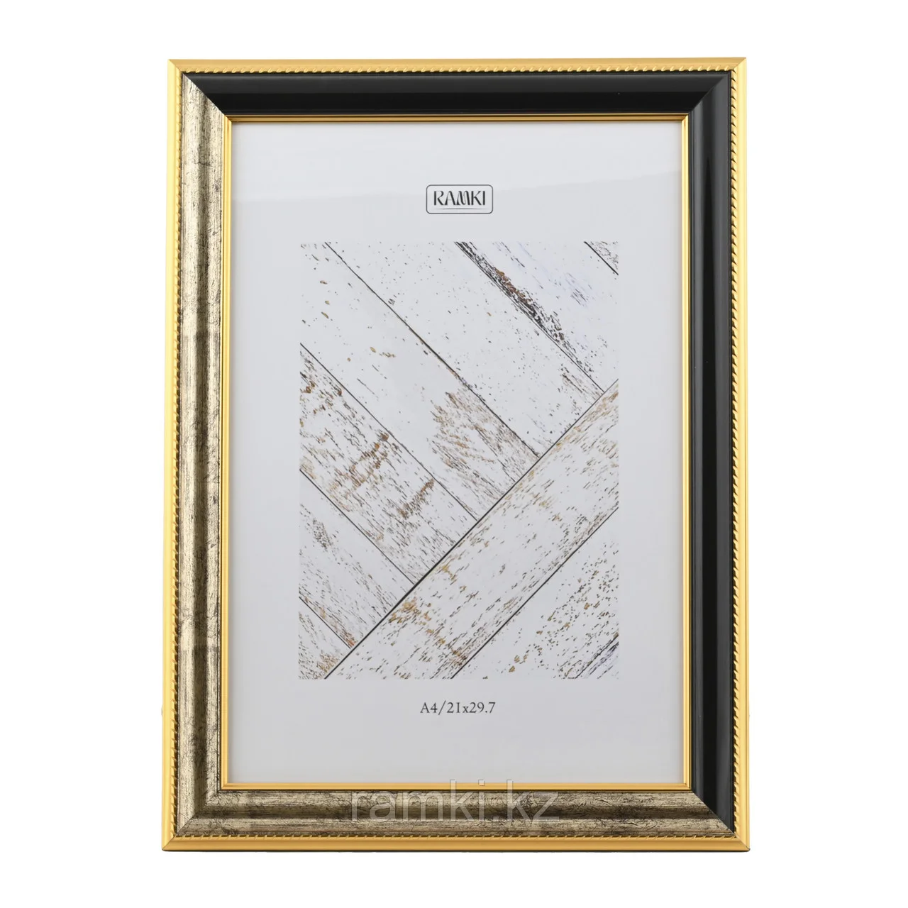 Дизайнерская рамка А4 черная-белая