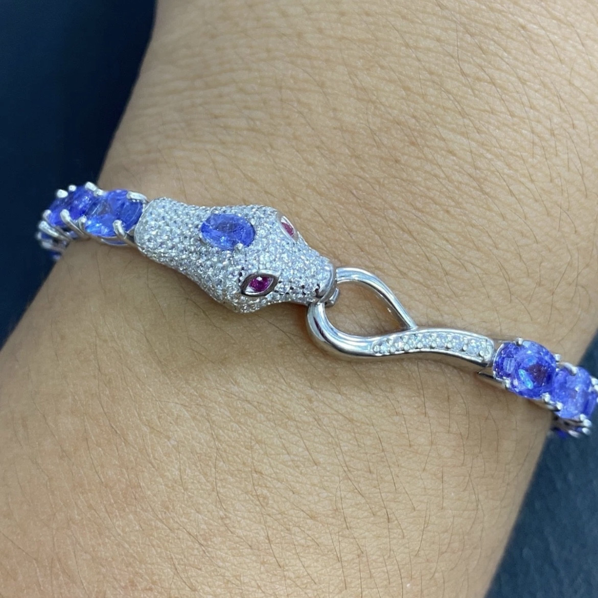 Роскошный браслет с натуральными Танзанитами, фото 1