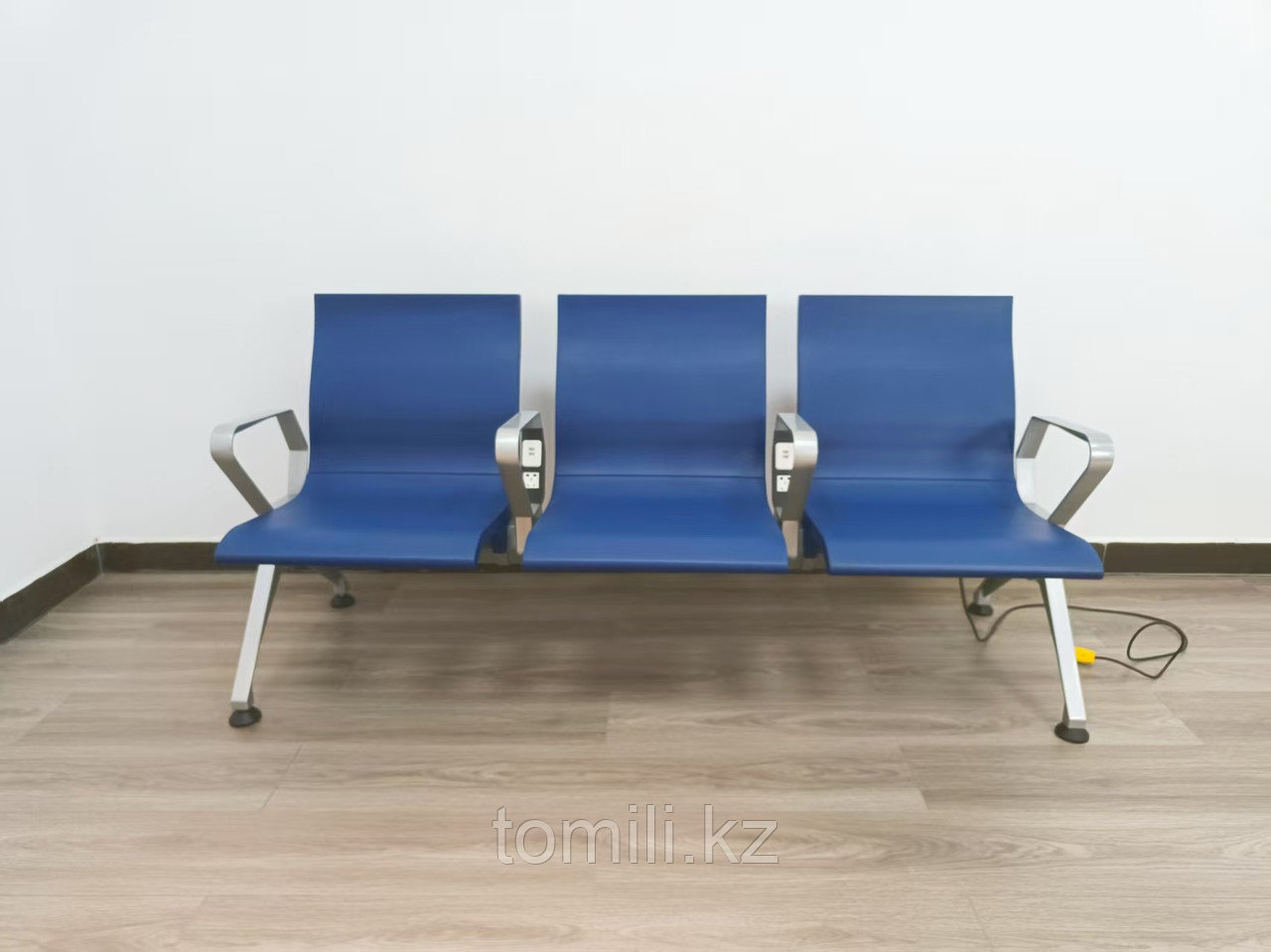 «Скамья СT-3 Поли W9810» Скамья для зала ожидания 3-х местная (сталь) с подлокотниками