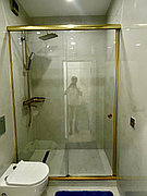 Душевое ограждение, цвет стекла прозрачное, фурнитура G-профиль золото ! .