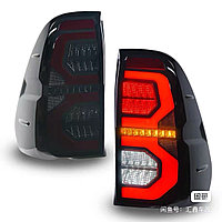 Задние фонари на Hilux 2016-21 SMK SEQUENTIAL (Дымчатые)
