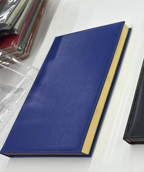Еженедельник полу датированный, 2026 г., А4,  с золотым срезом, синий