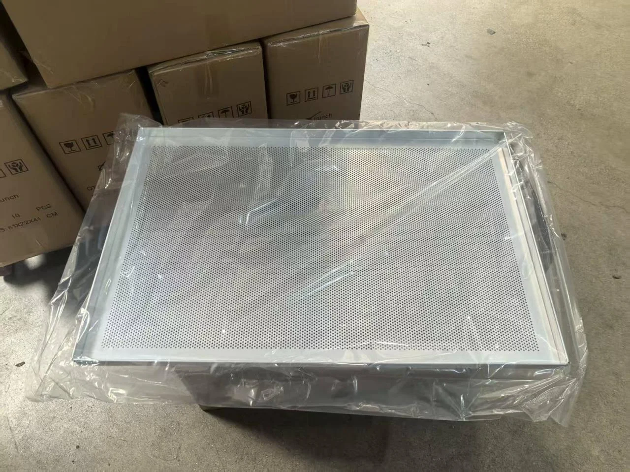 Противень алюминиевый 60*40*2, Прямые борта, Перфорированный, толщина 1.5 мм. X39