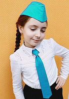 Военная пилотка и галстук голубые