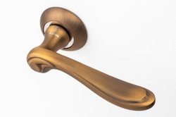 Дверная ручка на розетке SUTORA ASTELLO SN/CP-серебро/хром, ABB/CP-бронза, SB/CP-матт золото