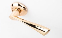 Дверная ручка на розетке SUTORA AMG