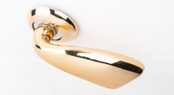 Дверная ручка на розетке SUTORA DUNE