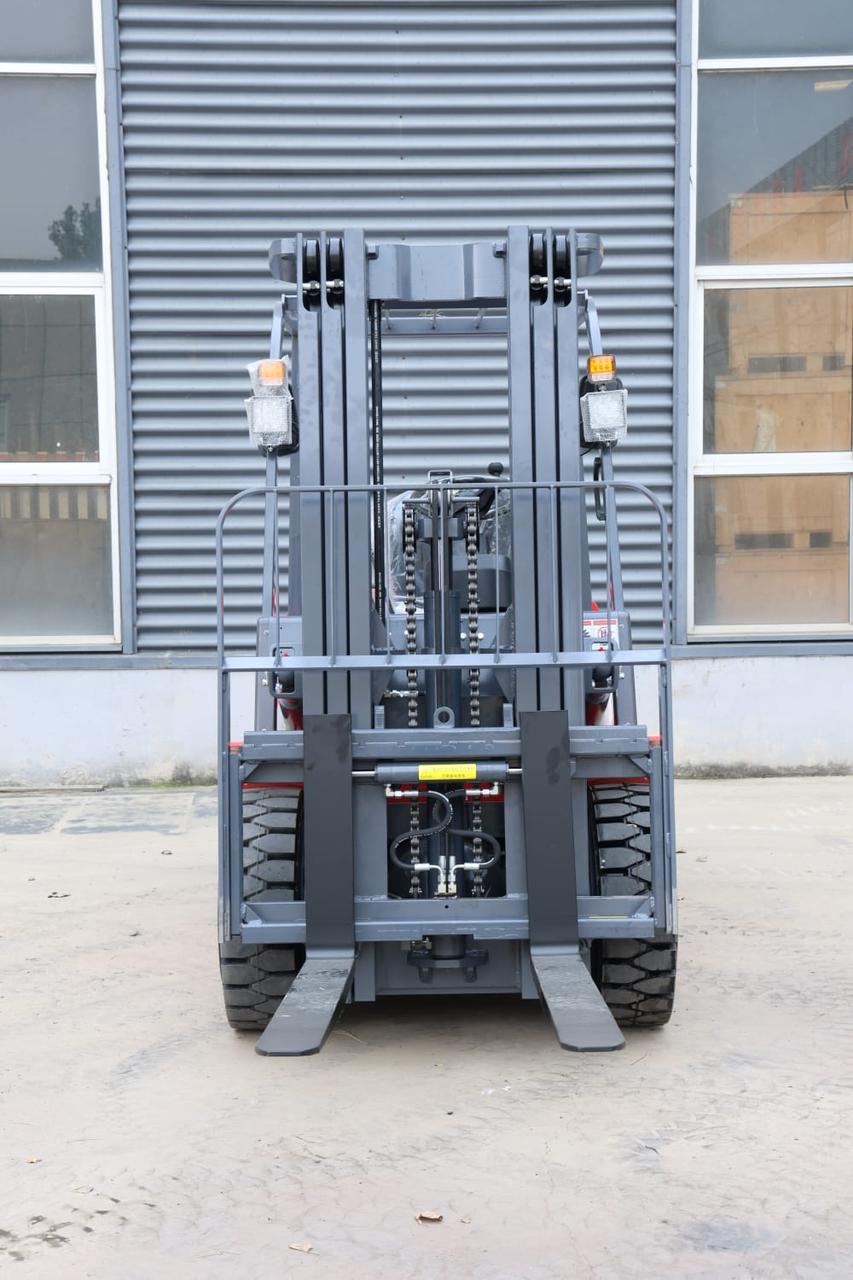 Вилочный погрузчик