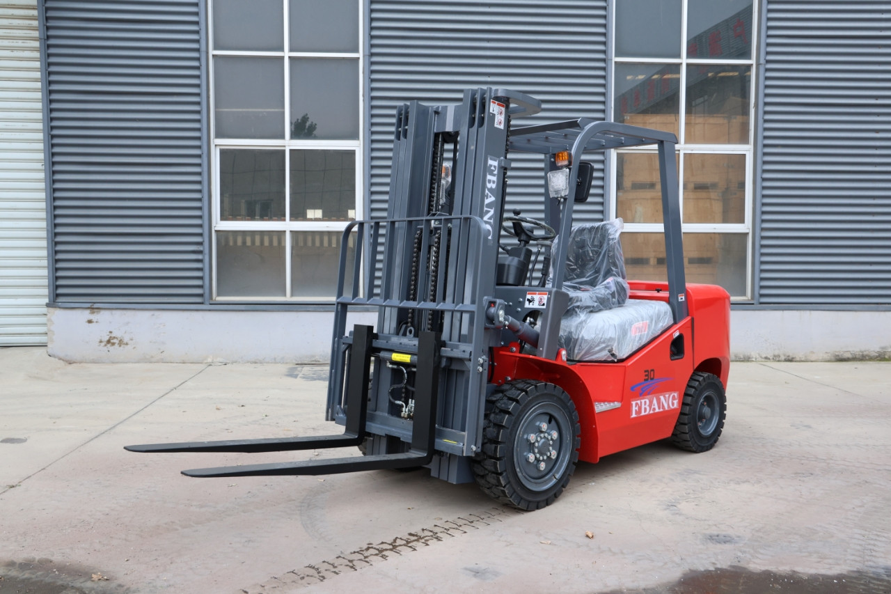 Вилочный погрузчик. грузоподъемность 3000 кг высота подъема 3000мм.длинна вилл 1220мм.