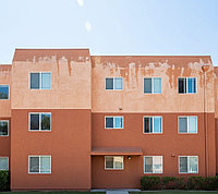 Выгорание фасадов: почему цвет здания тускнеет и как вернуть ему насыщенность