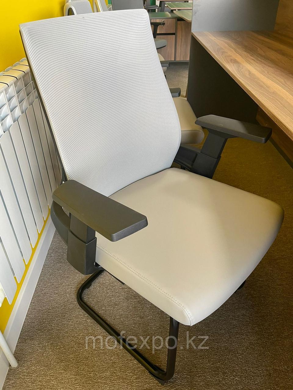 Офисное кресло на полозьях(серый), фото 1