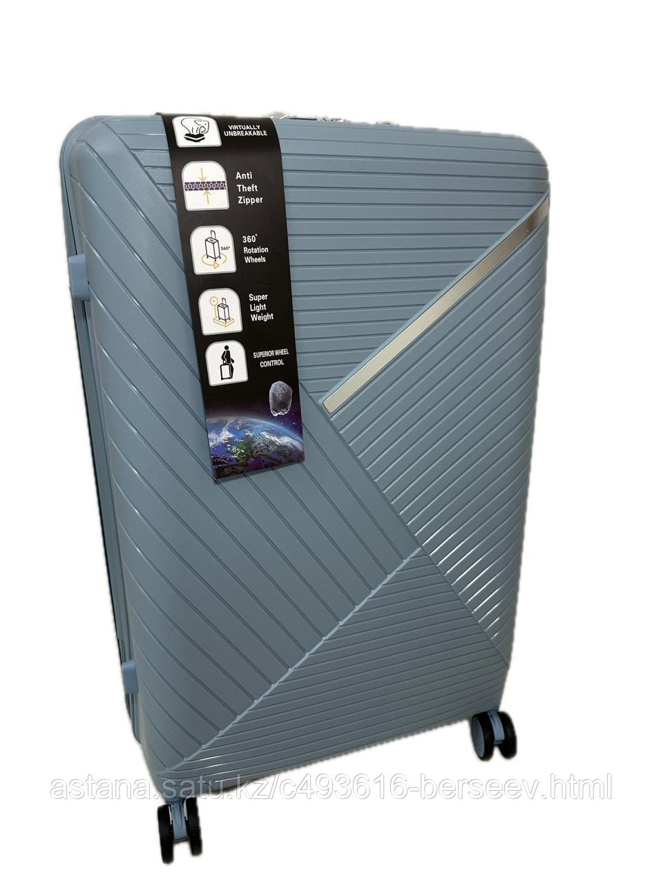 Большой пластиковый дорожный чемодан на 4-х колёсах "Fashion", полипропилен, объём 90 литров., фото 1