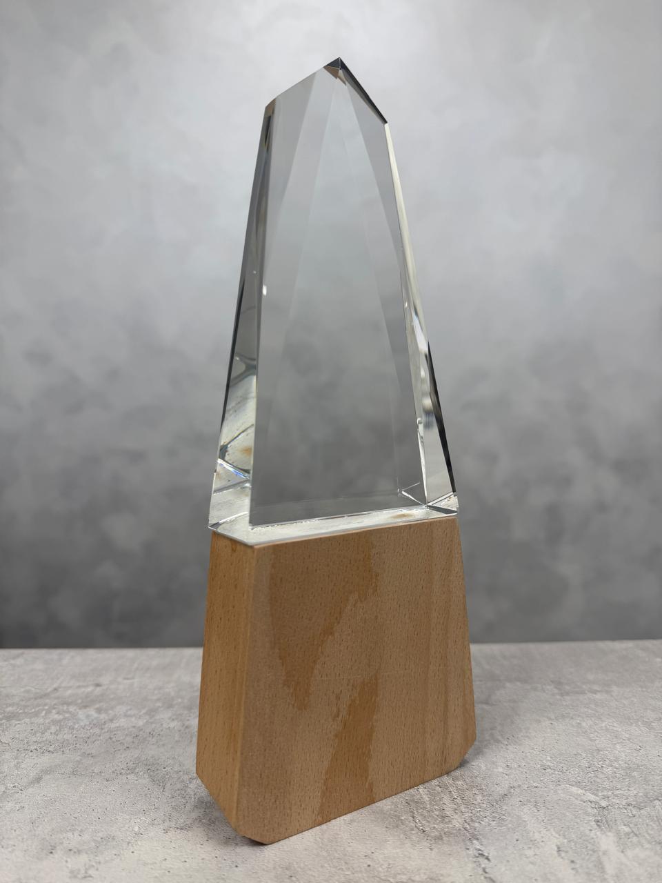 Статуэтка из стекла