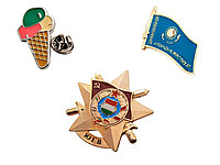 Значок, пин и нагрудный знак: в чём разница по назначению и технологии