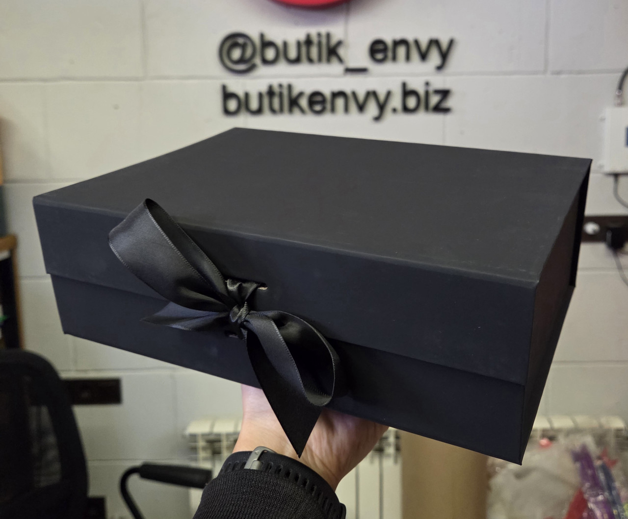 Подарочная Магнитная Коробка. Размер - 282*202*92 мм. Черная Картонная Коробочка. Поверхность под Бархат. Разборная., фото 1