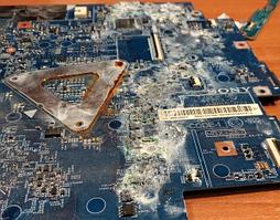 Ремонт материнских плат ноутбука после жидкости