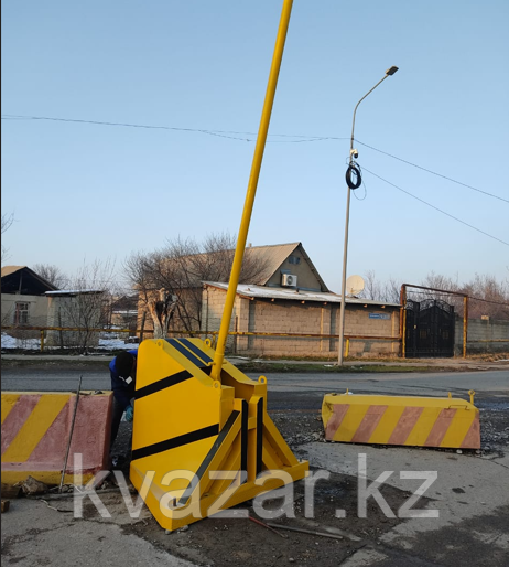 Противотаранный мобильный шлагбаум электромеханический "БУК-РК"-5000 с вертикальным подьемом стрелы . категория К-10 (РК)