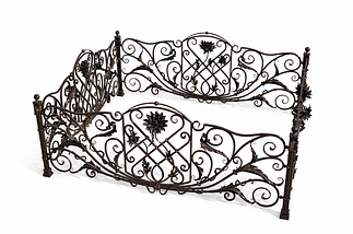 Оградки на могилу на кладбище