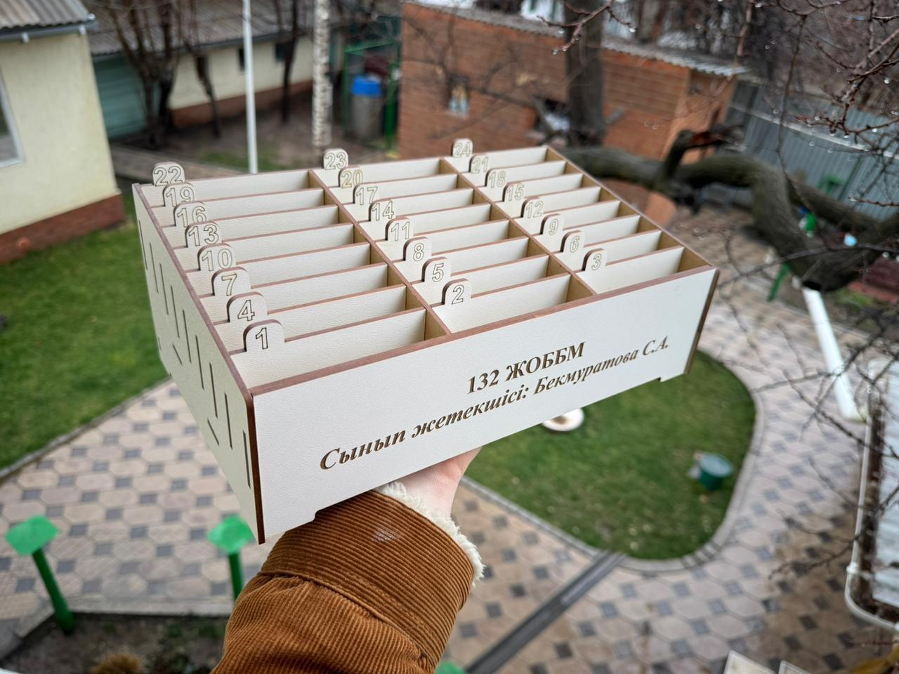 Подставка / Органайзер для телефонов на заказ, фото 1