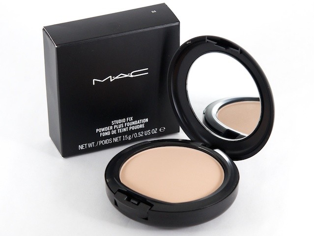 Пудра-основа MAC Studiofix Powder Plus Foundation