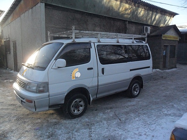Микро автобус Toyota HiAce дизель