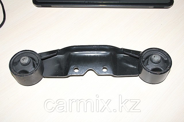 Подушка двигателя задняя (подушка коробки) Space Gear