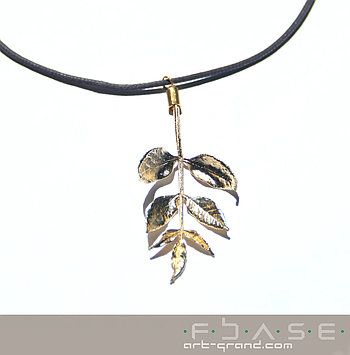 Подарок девушке кулон ясень
