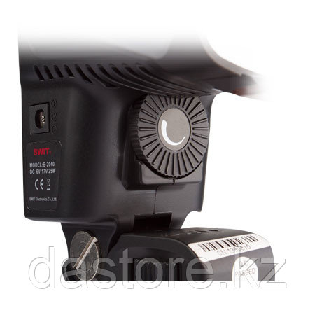 SWIT S-2041D накамерный свет с креплением под аккумулятор Panasonic VW-VBD58 и аналогов - фото 4 - id-p13797886