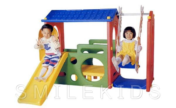 Игровой центр с горкой и качели Haenim toys HN-703