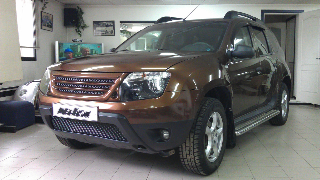 Решетка радиатора "Ника" на Renault Duster