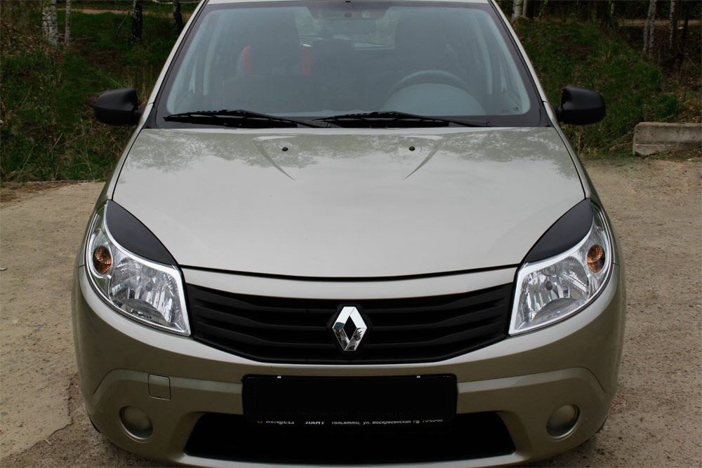 Реснички на фары Renault Sandero 09-13