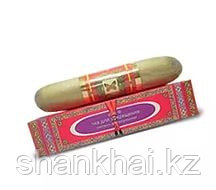 Үлкен кеуделі қыз секіреді Ваннада жетілген күйеуі мен әйелі