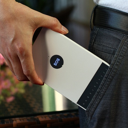 Основной блок беспроводной GSM-сигнализации "SHIELD SLIM" легко поместится в карман: с его переноской не возникнет никаких сложностей!