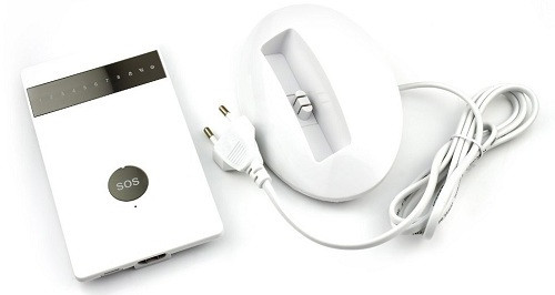 Для зарядки основного блока беспроводной GSM-сигнализации "SHIELD SLIM" нужно лишь установить его на специальную подставку, которая подключается к сети 220 В