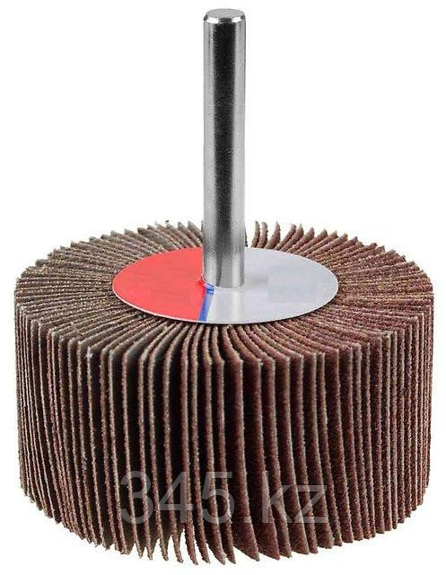 Круг шлифовальный ЗУБР "МАСТЕР" веерный лепестковый, на шпильке, тип КЛО, зерно-электрокорунд нормальный, P100, 15х30мм                               
