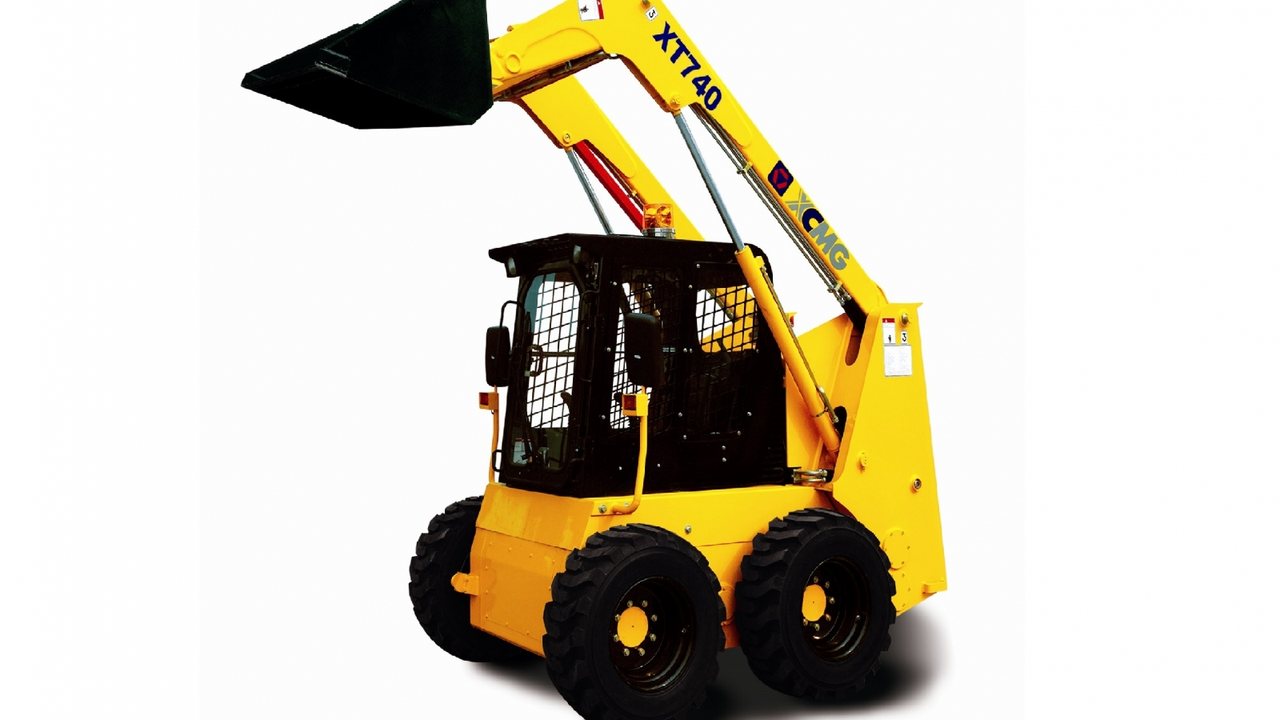 Мини-погрузчик XT740