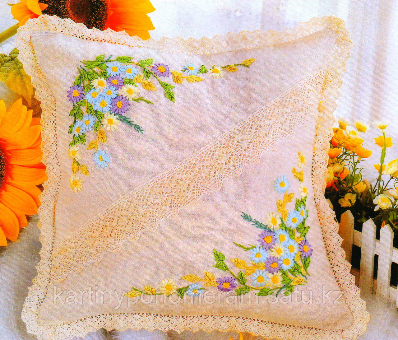 Вышивка лентами на наволочке KD2169, 45x45 cm