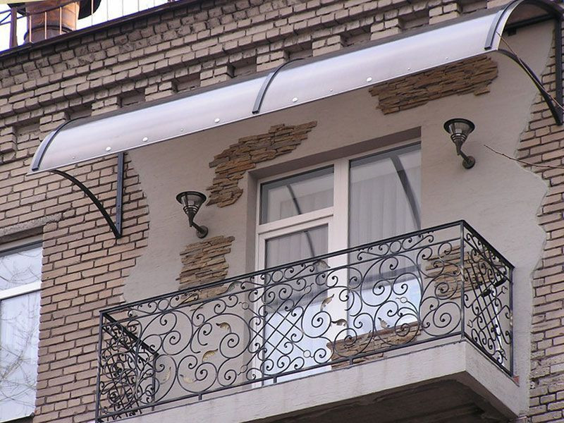 Монтаж козырьков над балконами - фото 1 - id-p24569244