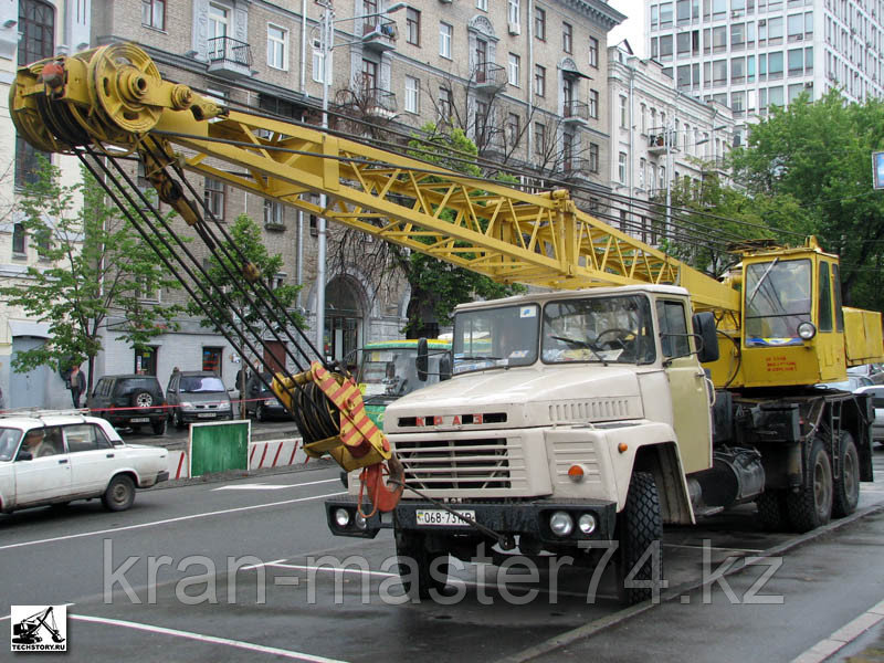 Автокран КС-4562 "Газпром Кран" (Камышин) грузоподъемностью 20 т смонтирован на шасси Краз стрела 10 м