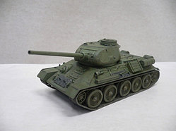 Склеиваемая масштабная модель Средний танк Т34/85, Zvezda, 1/35 (клей+краски+кисть)
