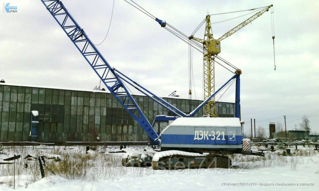Кран гусеничный ДЭК-321 "Челябинец" грузоподъемность 32 т производства ОАО "ЧМЗ" стрела 24