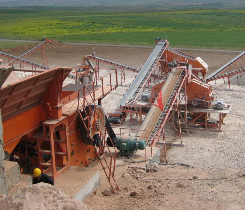 Дробильно-сортировочная установка производительностью в 400-500 тонн в час  в Казахстане