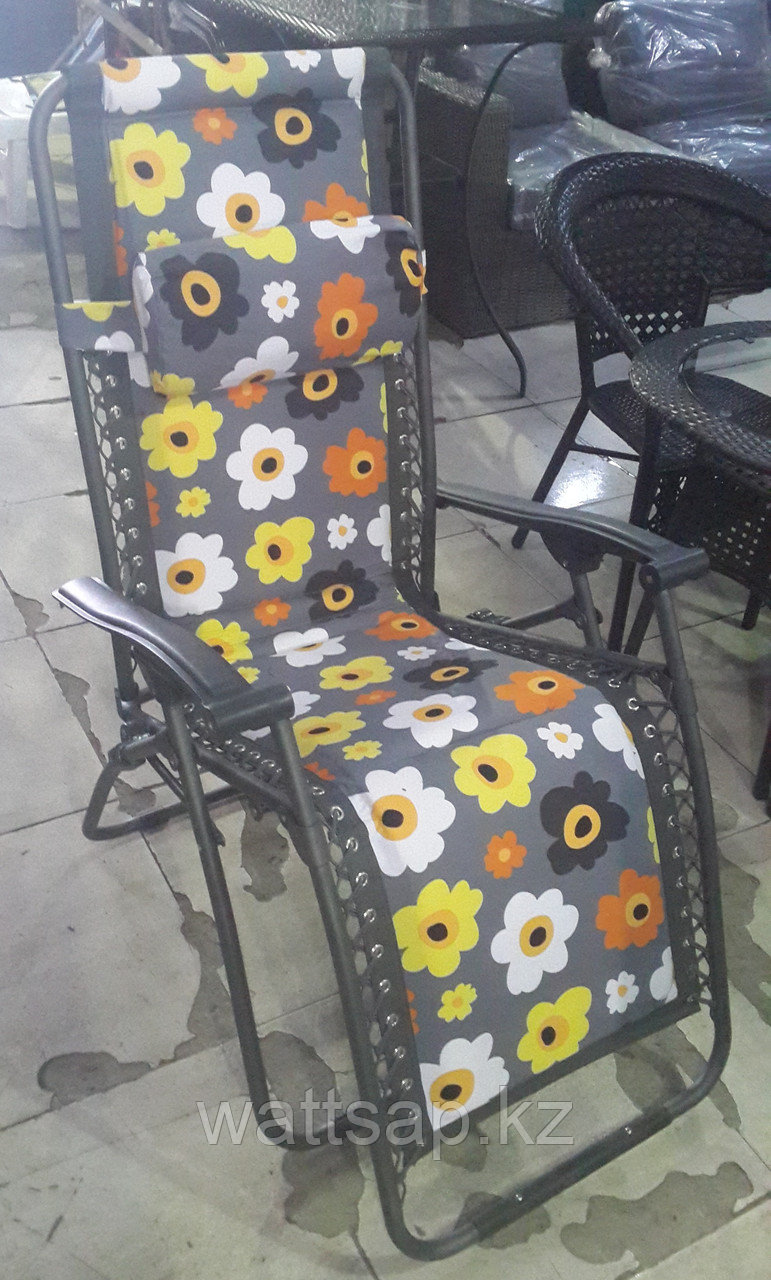 Кресло, шезлонг садовый (цветы)