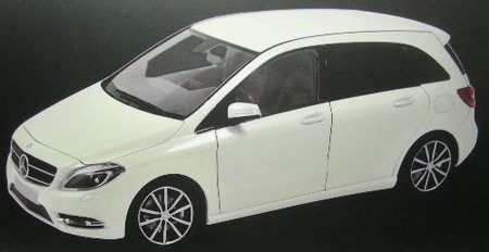 1/18 Norev Коллекционная модель Mercedes-Benz B180 2011