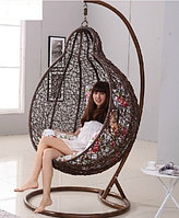 Кресло подвесное, плетеное, из искусственного ротанга, на ножке-стоянке, коричневое